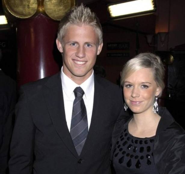 El portero Kasper Schmeichel se casó en junio de 2015 con su novia danesa Stine Gyldenbrand.