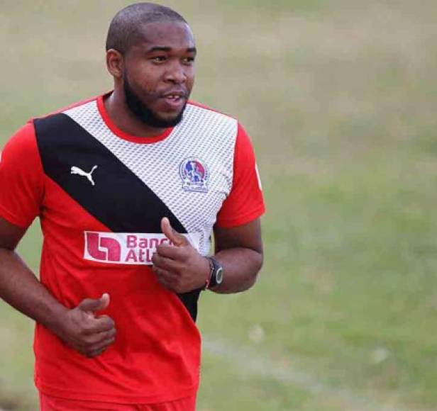 Wilson Palacios: El experimentado mediocampista hondureño cuenta con su propio Complejo Deportivo.