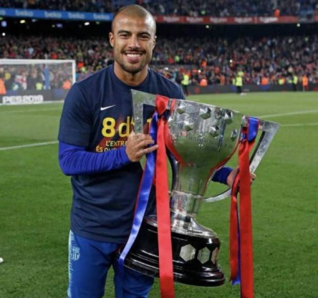 Rafinha: El centrocampista sufrió una grave lesión que lo mantuvo fuera en la campaña pasada. En el FC Barcelona no lo tienen en sus planes y se menciona que el Valencia lo quiere.