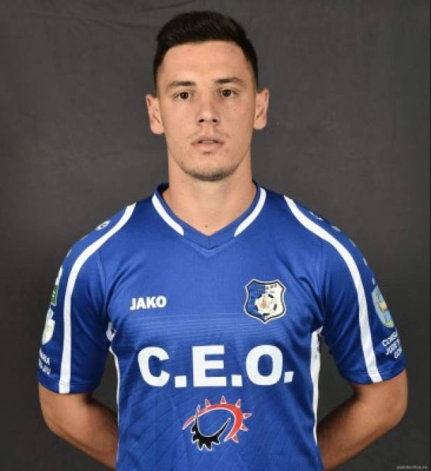 El Getafe hizo oficial este jueves la cesión por una temporada del centrocampista rumano Paul Viorel Anton, que jugará en el conjunto madrileño procedente del Dinamo Bucarest de su país.