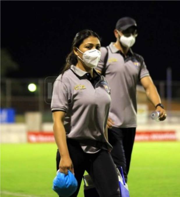 Ella es la kinesióloga del Real de Minas que llamó la atención en el estadio Excélsior durante el partido contra el Platense.