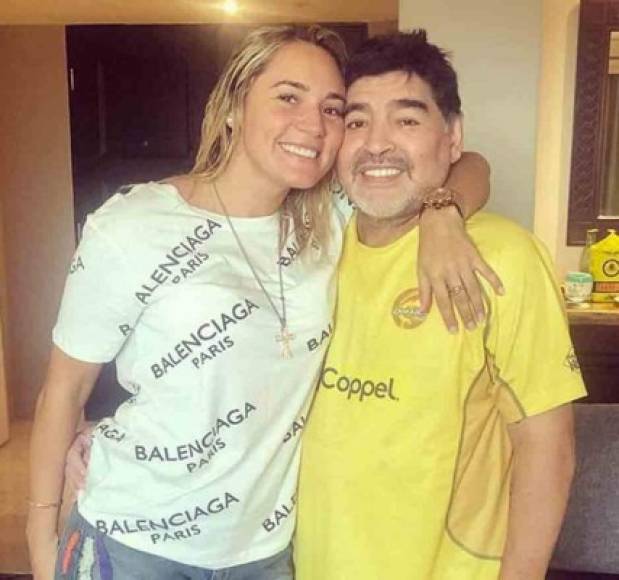 Roció dejó en claro que próximamente “irá al cementerio para poder despedirse de Maradona: “No se si otro hombre me amará como él. Lo voy a ir a visitar siempre aunque pasen los años”, afirmó con tristeza.