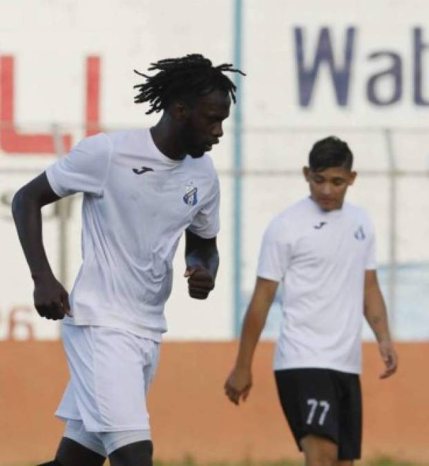 El delantero Osman Elis, hermano de Alberth Elis, se encuentra realizando una prueba en el Municipal Limeño de El Salvador. Jugó el torneo pasado con el Honduras Progreso.