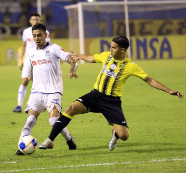 Mayron Flores - Ante la baja de Carlos Pineda en la contención, el mediocampista jugará su primer partido de titular en el presente campeonato.