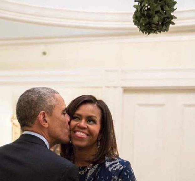 'Es un secreto a voces, Michelle quiere más de Barack desde el punto de vista familiar y está increíblemente decepcionada de que él elija pasar tanto tiempo separado', informó 'Globe'.