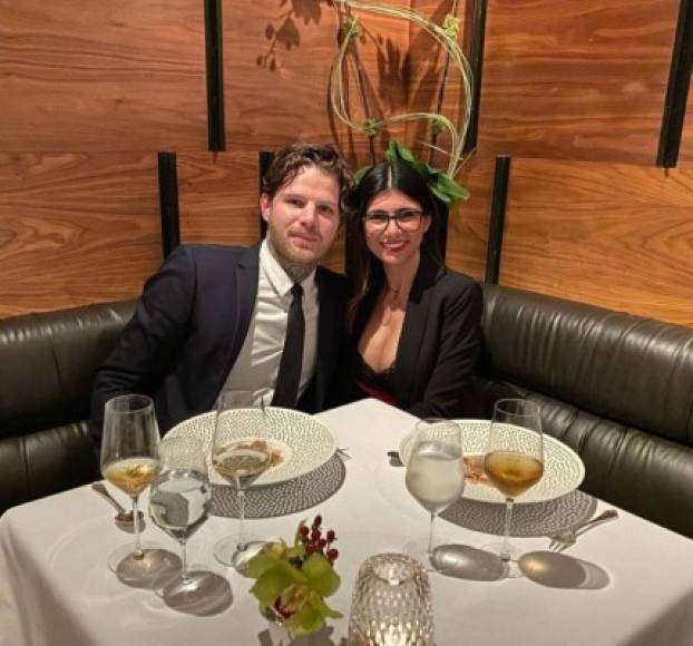 Mia Khalifa se comprometió con el chef danés Robert Sandberg a principios de este año y se encuentra preparando su boda.<br/>