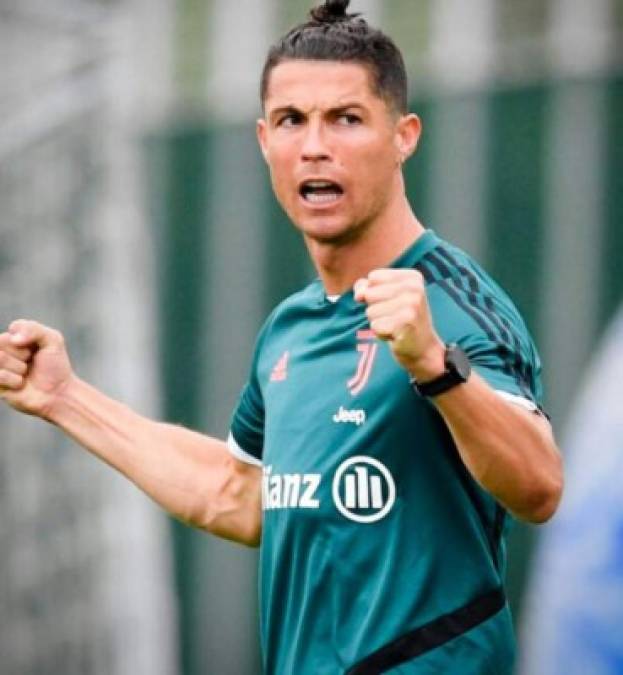 Al trabajo físico que hizo por su cuenta hay que sumarle la estricta dieta que llevó el portugués en el receso de la Serie A. Con 35 años encima, Ronaldo tiene un estado corporal que cualquier jugador más joven envidiaría.