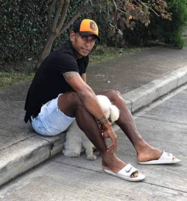 El delantero Carlo Costly aprovechó el parón de la Liga Nacional de Honduras para disfrutar con sus seres queridos.