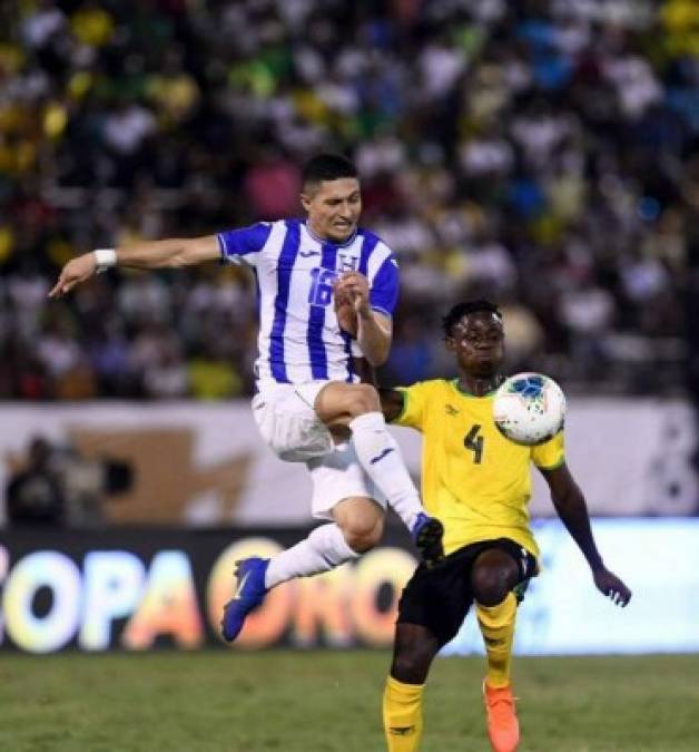 Héctor Castellanos fue la sorpresa de Fabián Coito en la alineación de Honduras ante Jamaica.