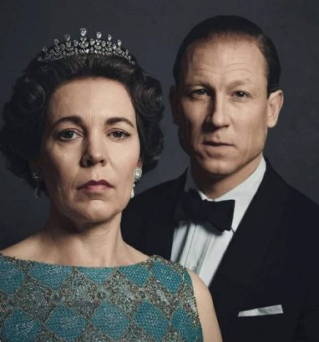 The Crown - Netflix<br/><br/>The Crown estrenó su tercera temporada el pasado 17 de noviembre en Netflix con un nuevo elenco, que incluye a grandes actrices como Olivia Colman y Helena Bonham Carter. <br/><br/>La temporada 3 se centra de nuevo en la vida de la reina Isabel II, pero esta vez en el período de tiempo entre 1964 y 1976. Olivia Colman da vida a la soberana.