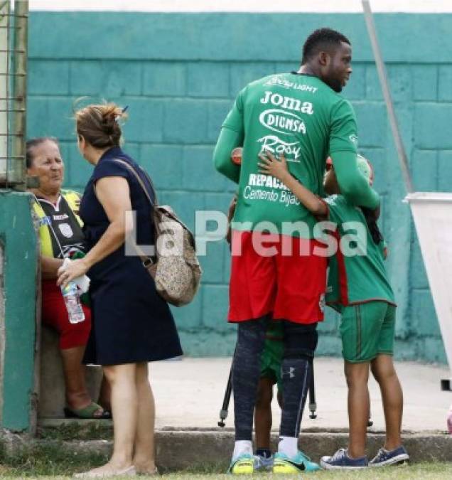 Yustin Arboleda llegó a saludar a Doña Queta.