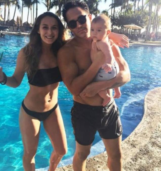 El 21 de agosto de 2016, anunció en su cuenta de Instagram que el bebe que estaba esperando con su esposo Carlos Pena, iba a ser llamado Ocean King Pena Vega. Este nació en 7 de diciembre de 2016.