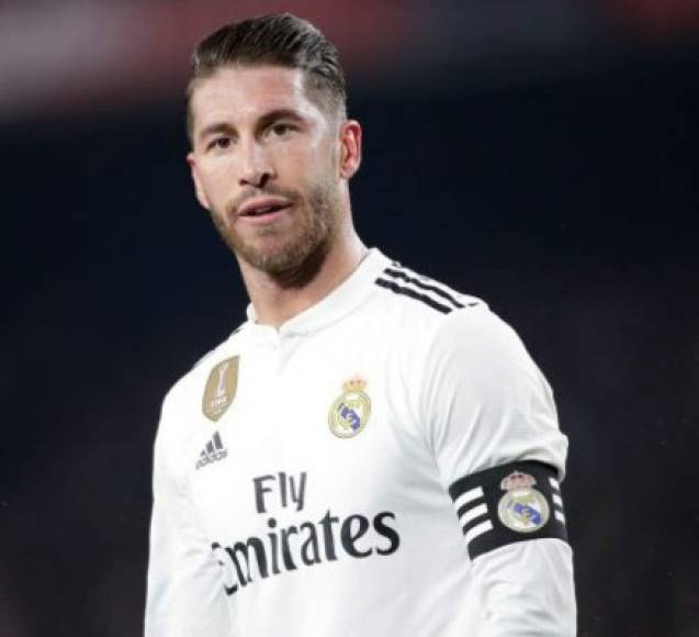 Sergio Ramos: El defensor se reunió con Florentino Pérez y le ha pedido que lo deje irse del Real Madrid para jugar en la Liga de China. El próximo dirigente del club blanco ha confirmado la noticia, aunque señaló que no aceptará que se vaya. 'Vino a verme a su oficina y me dijo que tenía una oferta muy importante de China, es imposible que dejemos marchar gratis al capitán, porque además serían un precedente peligroso', dijo.