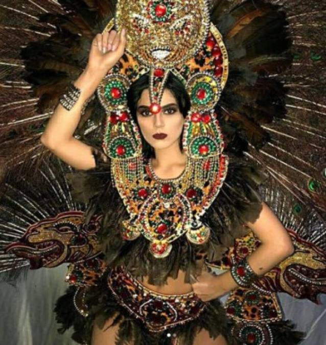 Por medio de sus redes sociales, Daniela ha compartido imágenes de lo que ha sido su participación. En la foto posando con el traje típico.