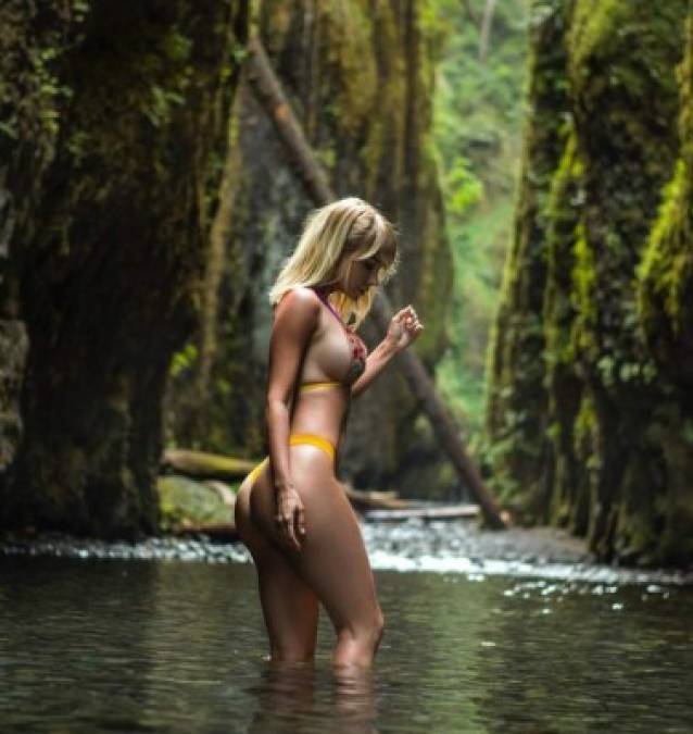 Sara Underwood es una jugadora profesional de Poker.