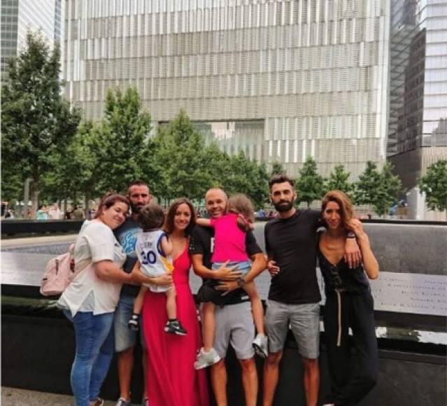 Andrés Iniesta está acompañado por su familia en Estados Unidos.
