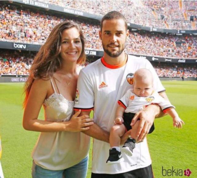 Malena Costa con el tiempo se hizo novia de Mario Suárez, quien actualmente juega en el Valencia. Ahora tienen una niña.