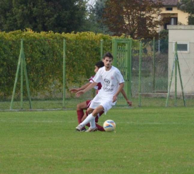 Las investigaciones señalan que la disputa entre Samuele y la chica habría iniciado dentro del coche del jugador, pero después ambos cayeron a una zanja. El futbolista quedó tirado dentro mientras que la prostituta pudo salir a pesar de las lesiones. Foto Bastia Calcio 1924