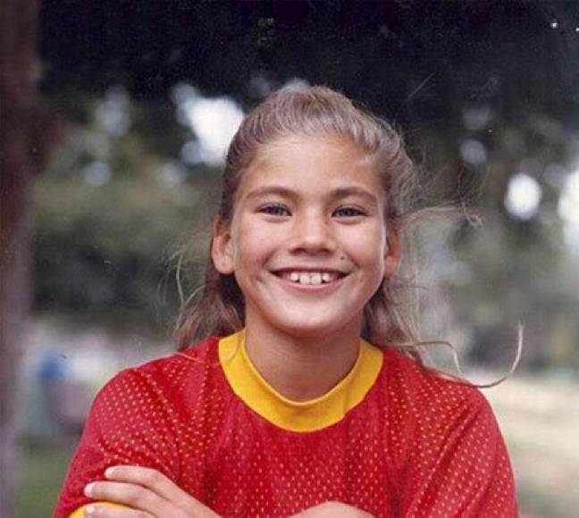 Infancia complicadísima. Hope Solo fue concebida en la cárcel, cuando su madre visitaba a su padre entre rejas. Confesó en el canal ESPN que su hermano y ella fueron víctimas de continuas palizas y del alcoholismo de su madre, mientras vivían en un ambiente pobre.