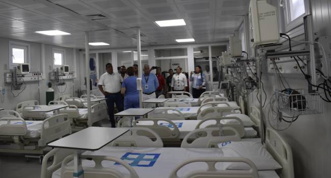 Las autoridades de Salud y del Seguro Social dieron por inaugurado el hospital móvil después de tres años en abandono.