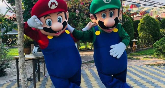 Mario y Luigi estarán animando la jornada por los niños. Fotos: Héctor Edú y Moisés Valenzuela.
