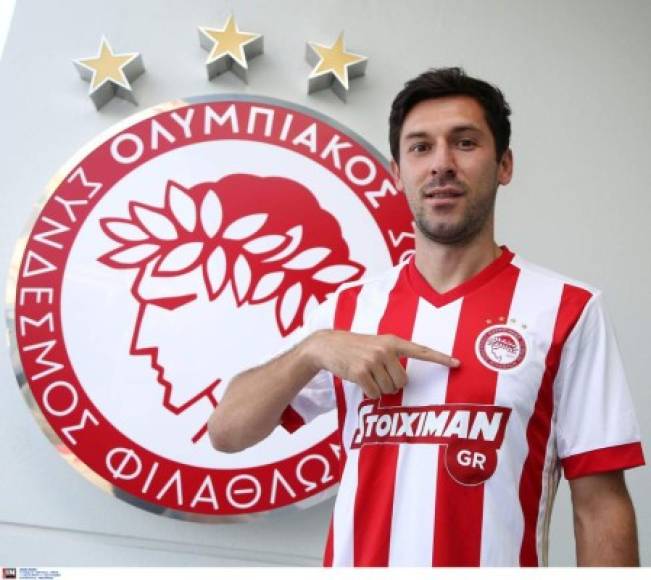 El Olympiacos ha hecho oficial la llegada del lateral croata Hrvoje Milic, procedente de la Fiorentina.