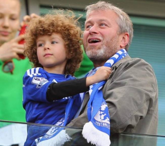 <br/>Roman Abramovich, dueño del Chelsea, ha comunicado que correrá con todos los gastos de este proceso de cambio en la función del hotel que será utilizado por un periodo de dos meses por los sanitarios.