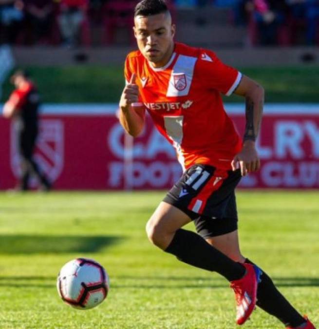 José Escalante: El mediocampista hondureño espera definir esta semana su futuro. En la campaña pasada destacó en el Cavalry FC de Canadá y por ahora no tiene equipo.<br/>