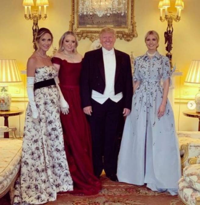 Ivanka Trump, la hija favorita del mandatario estadounidense, publicó en Instagram varias imágenes del banquete que la reina Isabel II ofreció anoche en el palacio de Buckingham en honor a los Trump.
