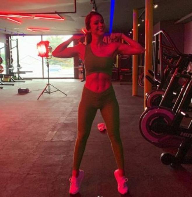 En varias ocasiones Yanet ha asegurado que su cuerpo es todo natural, que nunca se ha sometido a cirugías.