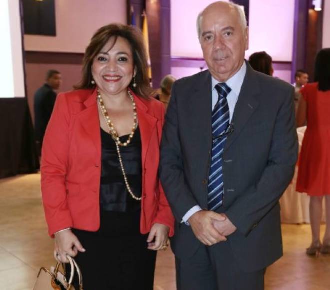 Dina Bulnes y Maurizio Chiovelli.