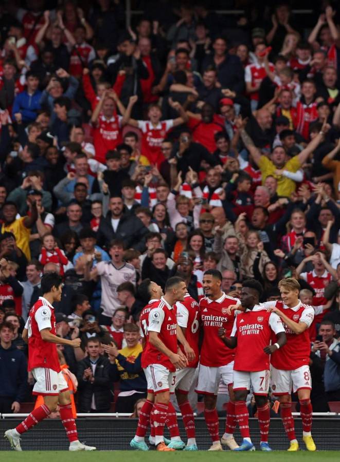 El Arsenal recuperó la cima del fútbol inglés tras vencer al Liverpool