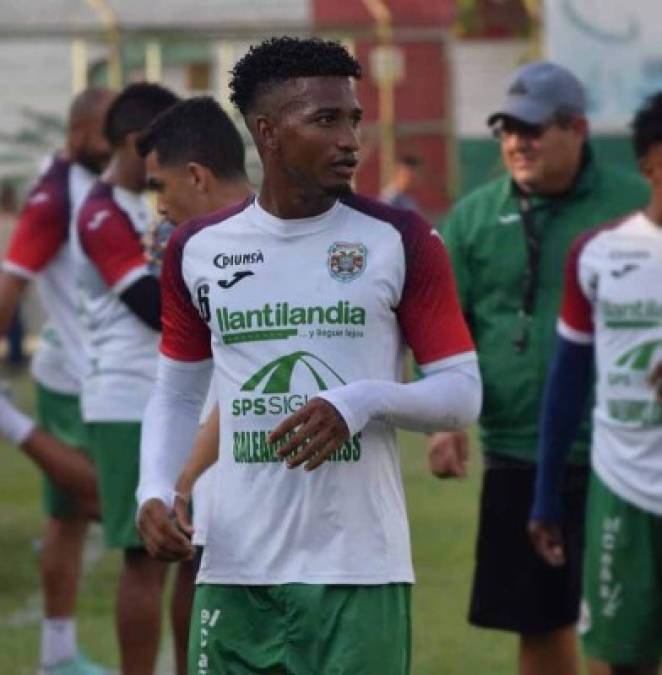 Víctor Arauz: El lateral por la banda derecha también es otra de las bajas del Marathón de cara al Apertura 2019. 'Después de varios años tocar decir hasta pronto, gracias a cada una de las personas que confiaron en mí. Bendiciones para el club y su noble afición', escribió.