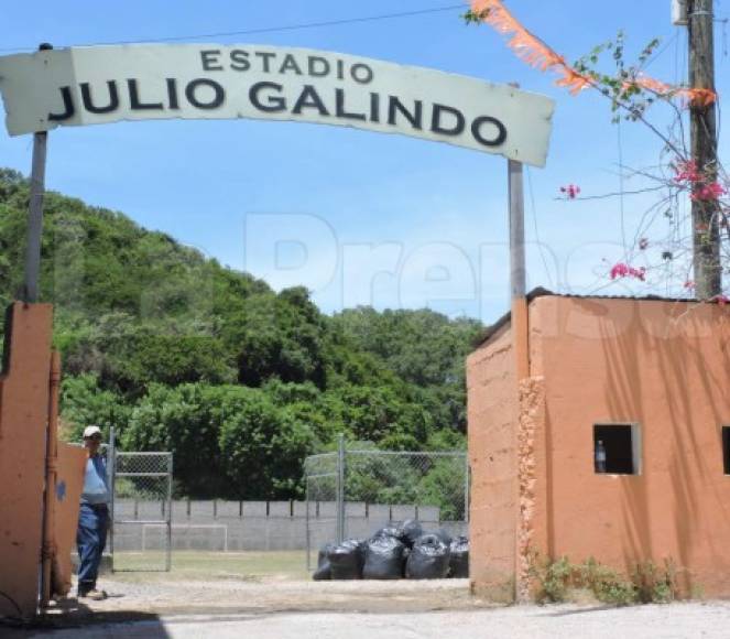 A falta de un día para el duelo entre Galaxy y Olimpia por los octavos de final de la Copa Presidente, el estadio Julio Galindo, sede del encuentro recibió su últimos retoques.