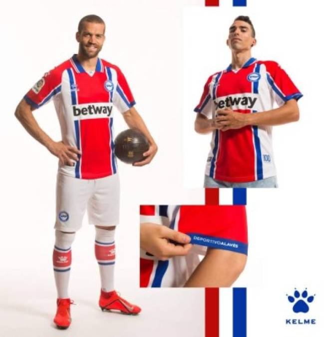 El Deportivo Alavés ha cambiado el estilo en su tercera camiseta. Con un aire retro y recordando parte de la historia. Popularmente conocida como “La del Ajax”. Otro clásico que combina blanco, azul y rojo.