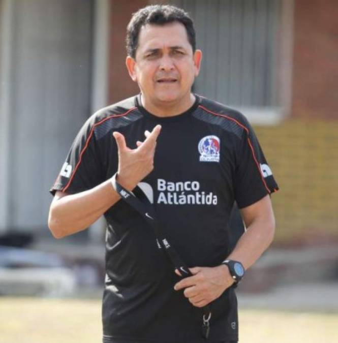 Nahún Espinoza: El entrenador del Olimpia espera el arribo en esta semana de dos refuerzos del extranjero. Al parecer llegaría un mediocampista brasileño.