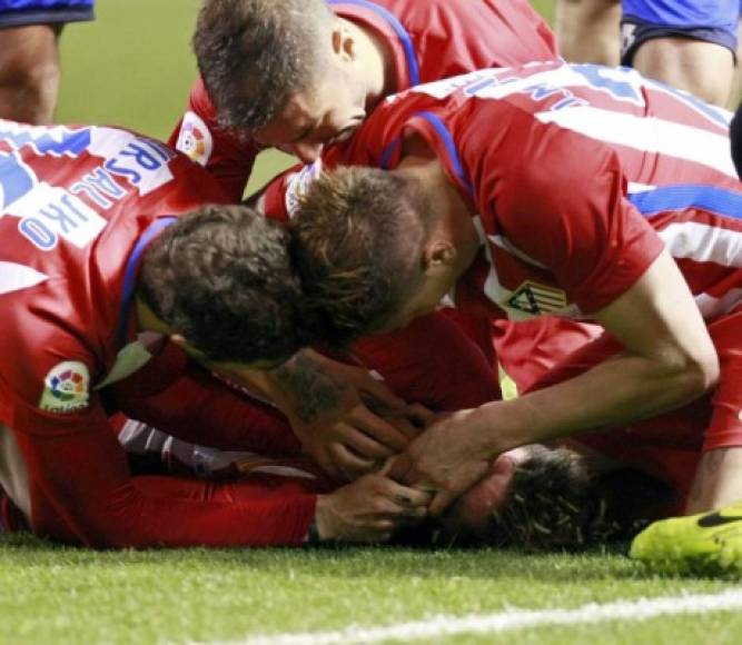 La acción se produjo en los últimos minutos del partido Deportivo La Coruña-Atlético de Madrid, ya estaba el marcador 1-1.