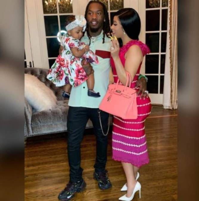 Cardi B<br/><br/>La rapera y su esposo Offset dieron la bienvenida a su primera hija, Kulture Kiari, juntos el 10 de julio de 2018.