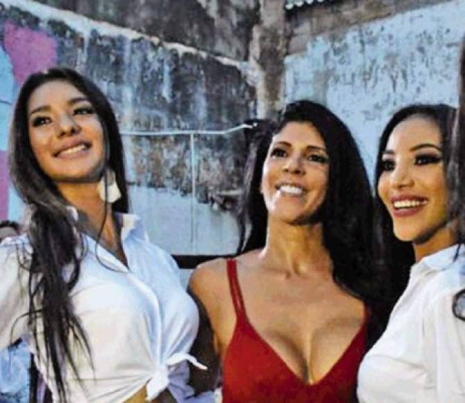 'La Madame', que enfrenta varios cargos por supuestamente dirigir la mayor red de prostitución en Cartagena, es vista como una celebridad dentro del penal donde está recluida desde julio pasado, según medios locales.