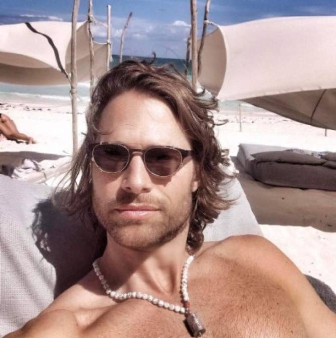 El actor Sebastian Rulli siempre arranca suspiros de sus fans por su atractivo físico.