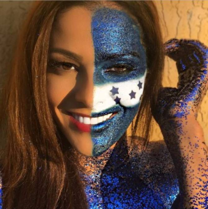 Nathalia Casco conmemoró el aniversario de independencia con una foto donde aparece con la bandera de Honduras dibujada en su cuerpo; la imagen pertenece a una sesión de fotos hecha el año pasado.