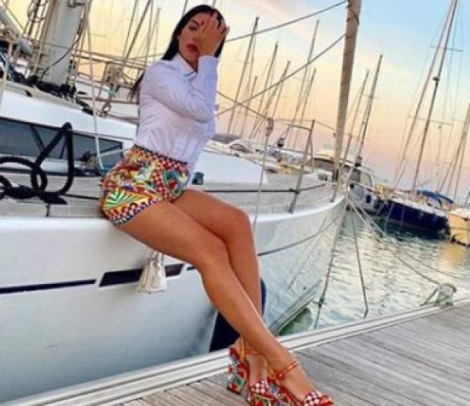 Georgina Rodríguez, la novia de Cristiano Ronaldo, ha encendido las redes sociales al darle la bienvenida al verano.