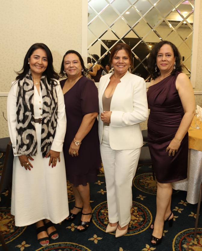 Marlene de Rivera, Liliana Canales, Yanina Romero y María Del Carmen Pineda