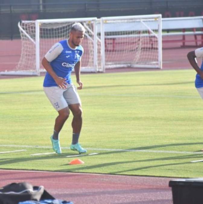 Alex López: Jugará más adelante de Acosta, Boniek y Deiby, tendrá una labor más ofensiva y no como un volante mixto como lo venía haciendo antes de la incorporación de Acosta como titular.<br/><br/>