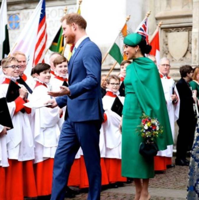 MIRA: <a href='https://www.laprensa.hn/fotogalerias/sociales/1362464-411/meghan-markle-kate-middleton-duelo-duquesas-antes-megxit' style='color:red;text-decoration:underline' target='_blank'>Meghan y Kate en nuevo duelo de duquesas antes de concluir el Megxit</a>