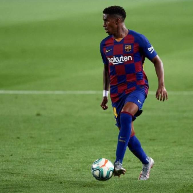 La situación de Junior Firpo ha cambiado. El lateral izquierdo que parecía que iba a salir del Barcelona, finalmente seguirá otro año en el club azulgrana. El jugador tiene serías opciones de seguir siendo el suplente de Jordi Alba a lo largo de esta temporada, teniendo así una nueva oportunidad para demostrar su calidad, así como que está preparado para afrontar el reto de jugar en el nuevo Barça de Koeman.