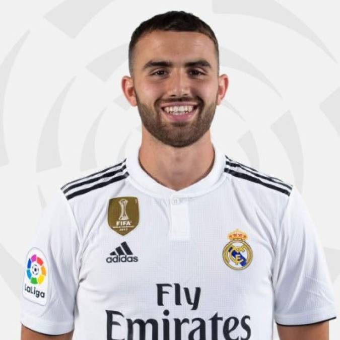 Borja Mayoral (23 años) - El español será, al parecer, el delantero ‘tapado‘ con el que contaría Zidane para esta temporada, será su ‘nuevo‘ fichaje. El joven atacante, que vuelve al Real Madrid tras estar cedido en el Levante, que hereda el dorsal ‘16’ del colombiano James Rodríguez, quien se marchó recientemente al Everton ingles.