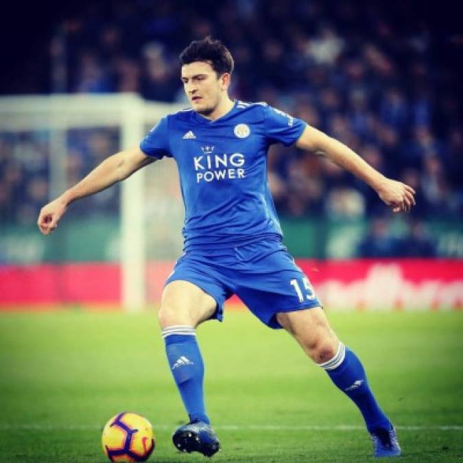 Sky Sports señala que Manchester United y City están dispuestos a enfrentarse este verano para contratar a Harry Maguire, central inglés del Leicester, cuyo equipo ha tasado en 90 millones de euros. De pagar esta cifra, el fichaje superaría al de Virgil van Dijk como el defensa más caro de todos los tiempos.