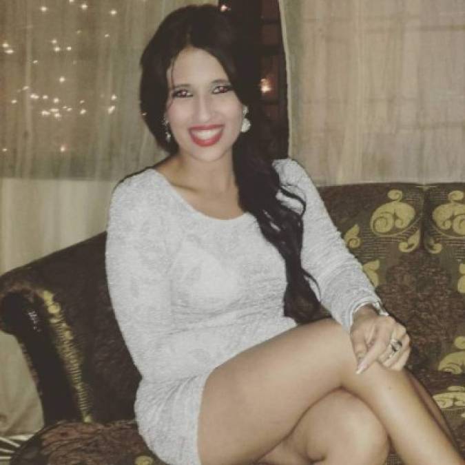 Es una de las chicas más lindas de Honduras. Cada foto de ella nos deja sin aliento.