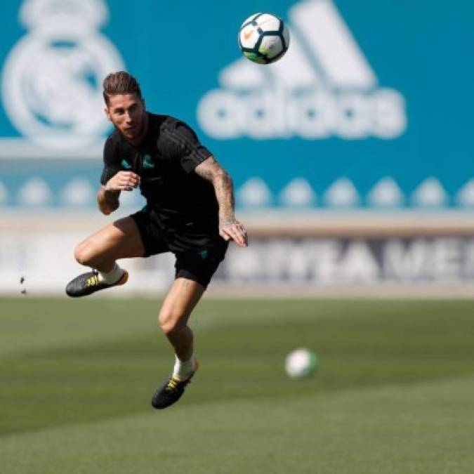 Y el otro defensa central será Sergio Ramos, el capitán del Real Madrid.